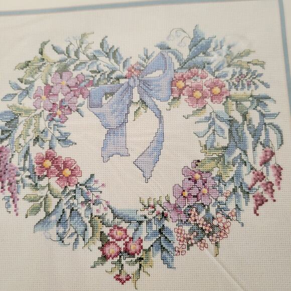 Elsa Williams Heartfelt Wreath Counted Cross-Stitch Kit Floss Needle Instruction - Picture 4 of 16